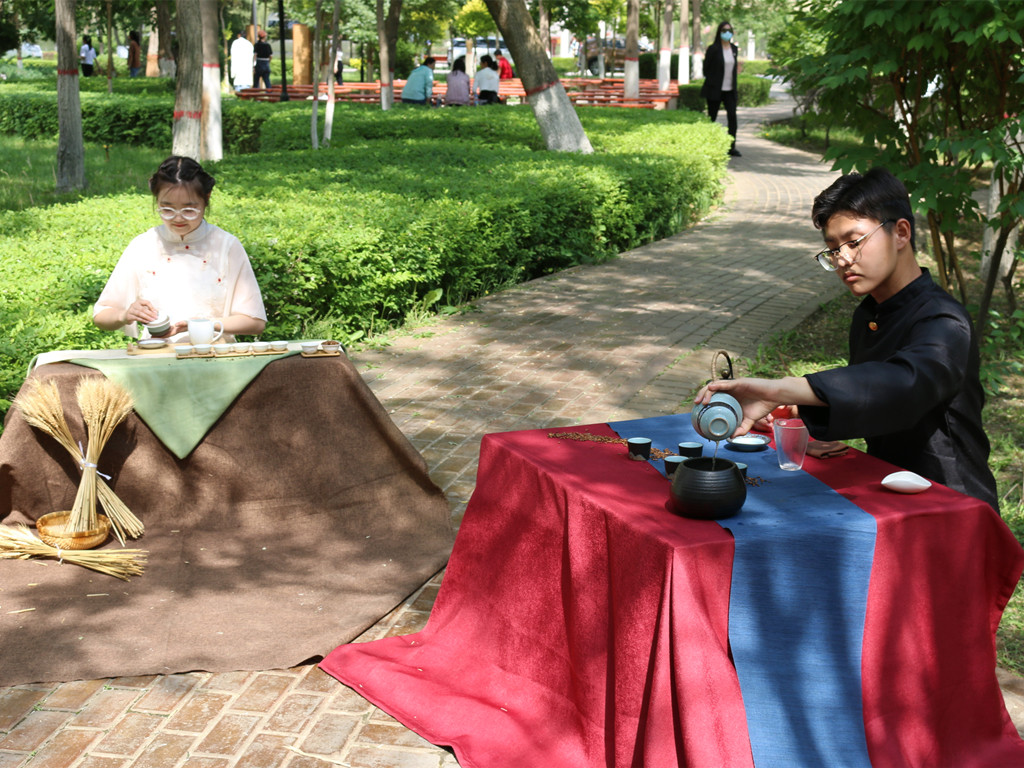 茶艺社选送茶席设计作品《永远少年》